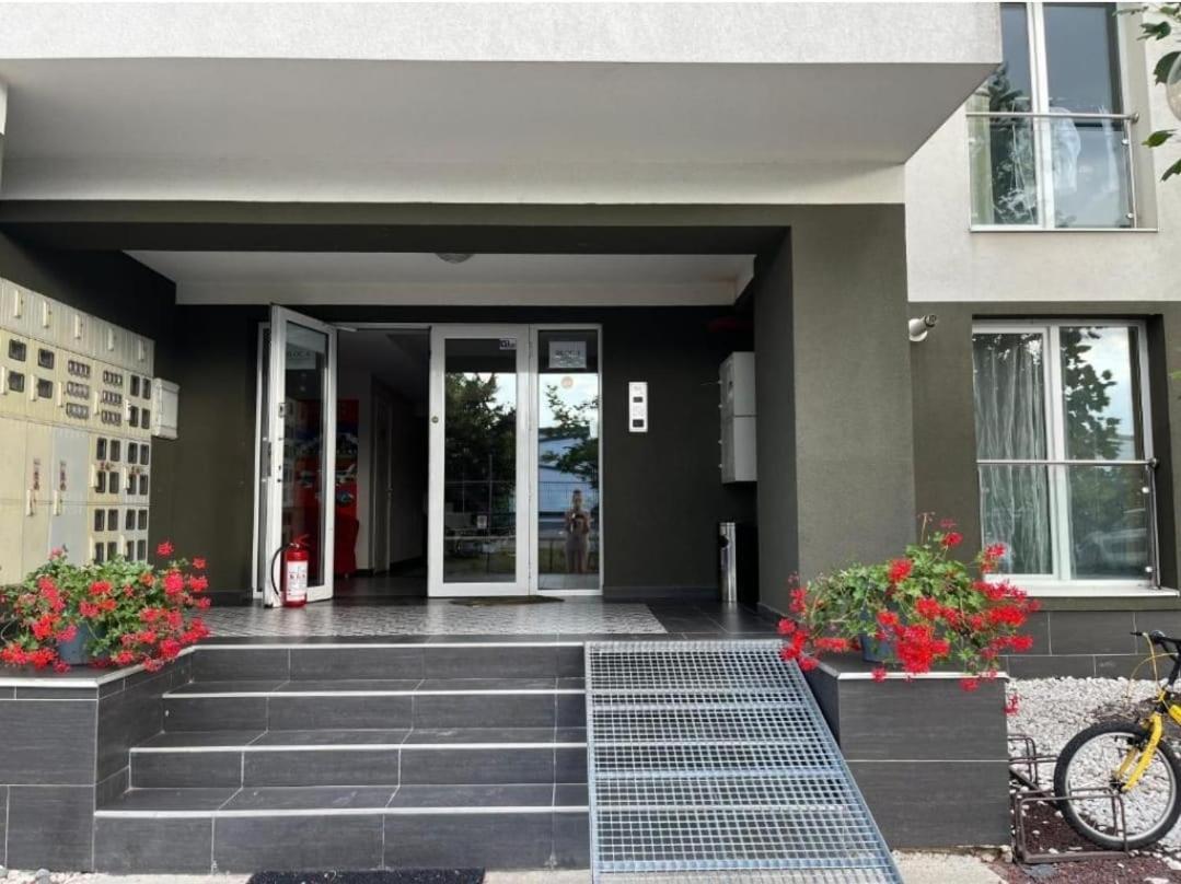 Tranzzit Airport Apartment II 오토페니 외부 사진