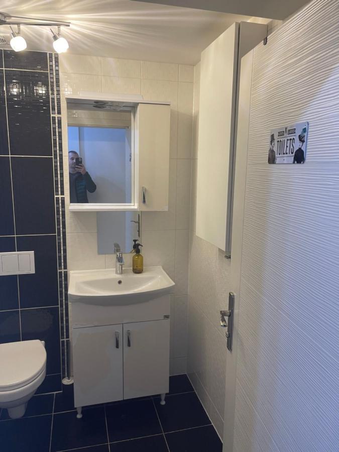 Tranzzit Airport Apartment II 오토페니 외부 사진