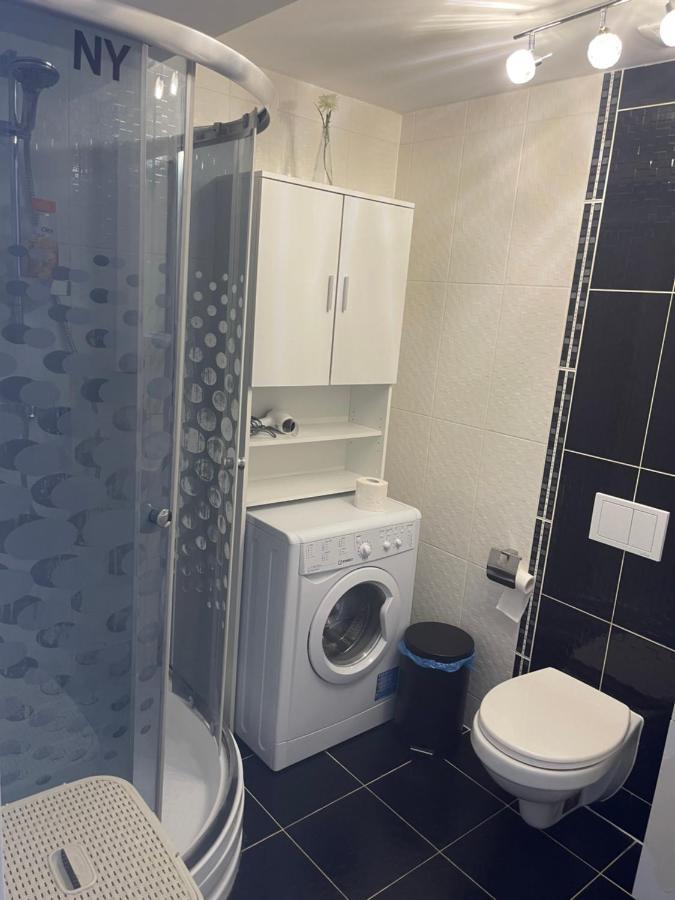 Tranzzit Airport Apartment II 오토페니 외부 사진